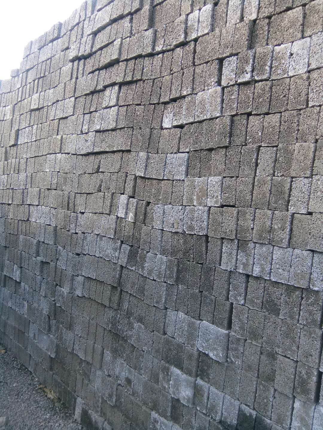 蓬萊市紫荊山照霞新型建材磚塊
